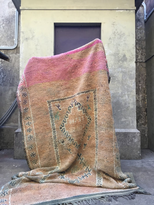 IEZER AZILAL VINTAGE MOROCCAN RUG